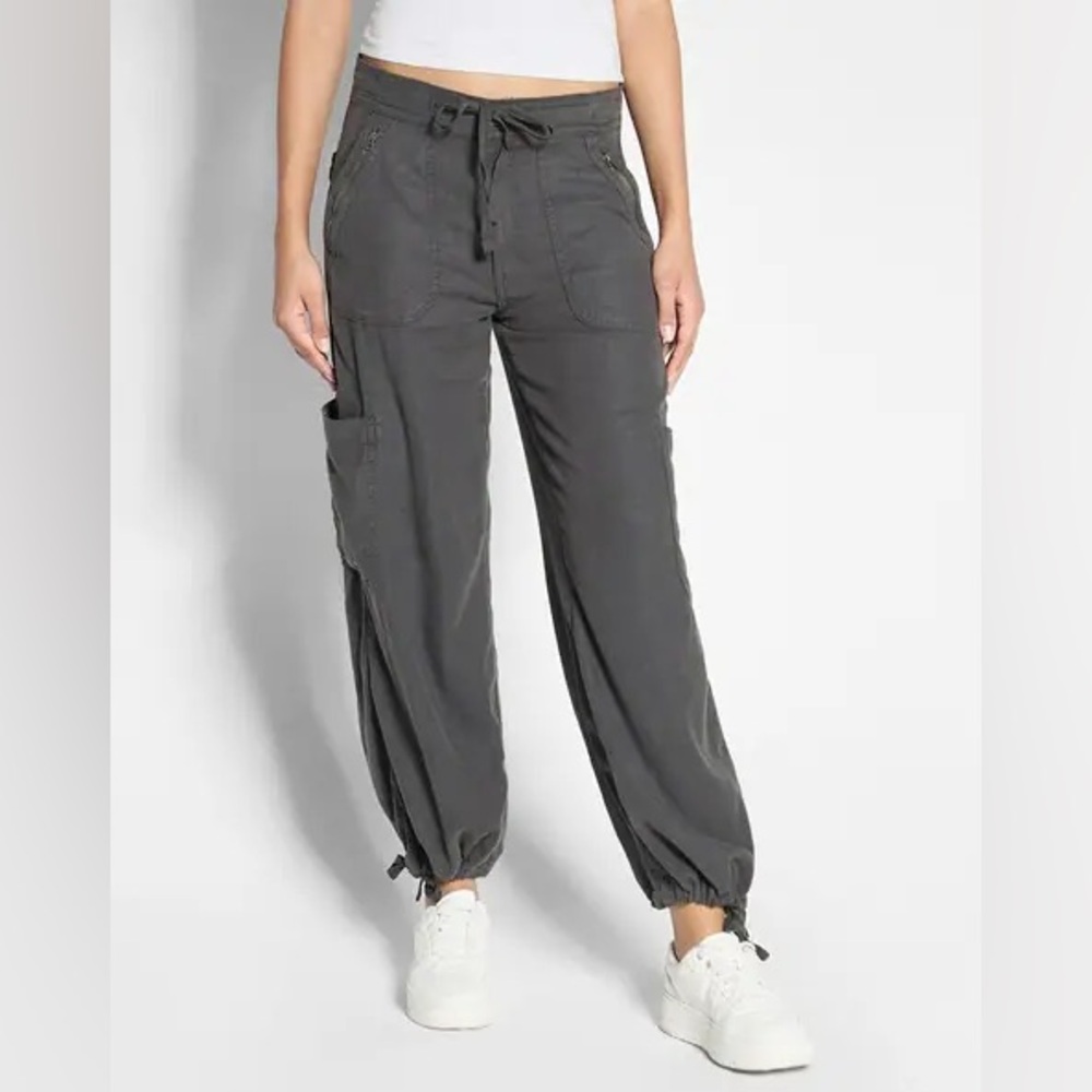 American Eagle Outfitters Charcoal Linen blend cargo pants